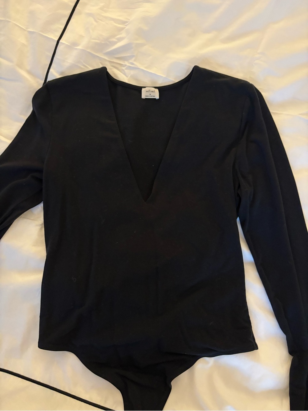 Aritzia Wilfred Black Scoop Neck Tank